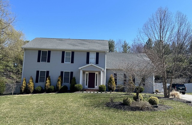 House for Graduation Weekend in Blacksburg, VA 5 minutes from campus!