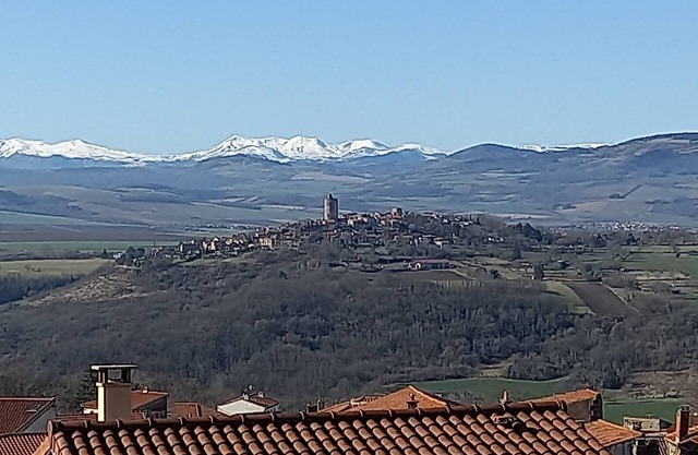 House in an old winegrowing village in the Allier Valley