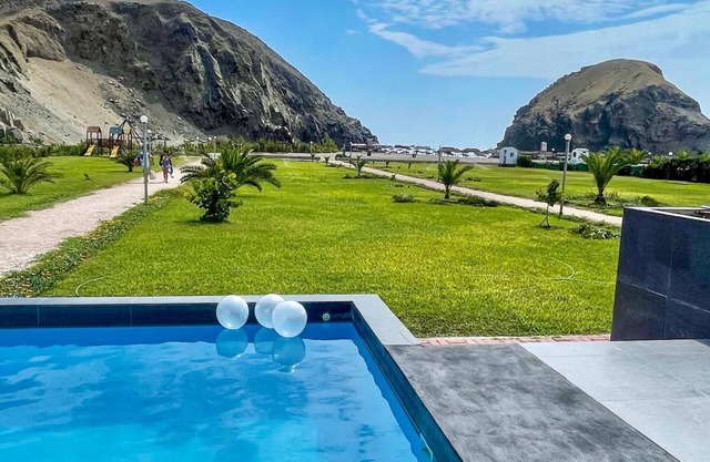 House in front of the sea, with swimming pool, terrace, barbecue, Pet friendly!