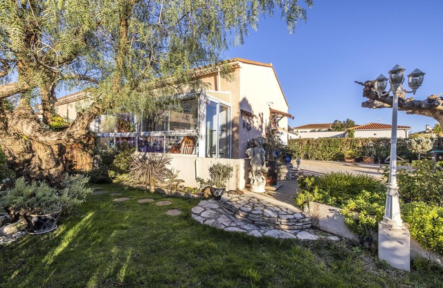 House in garden + veranda +WIFI +near the sea + classified 3*+ small animal accepted.