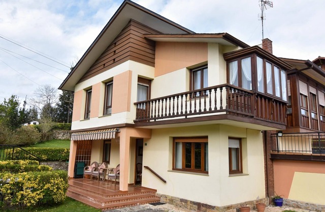 House in Liérganes with garden and games