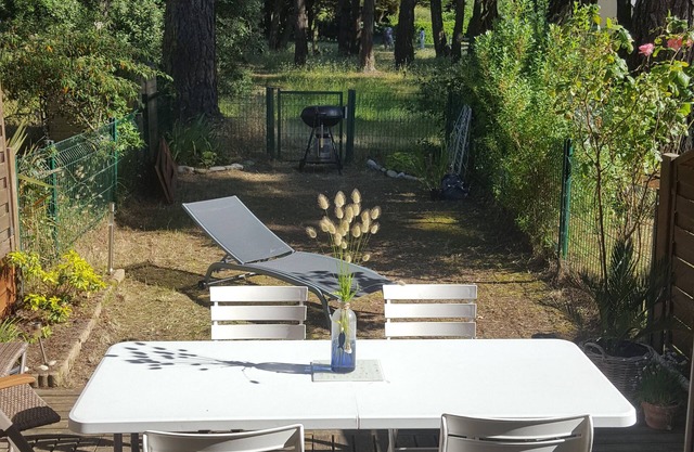 House in private residence 200 m from beaches and coves