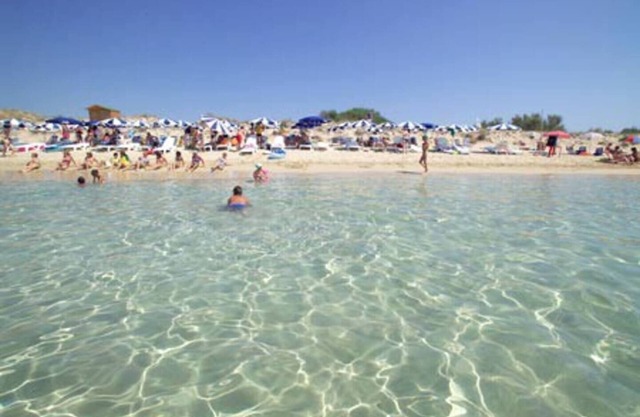 house in Salento, 3 km from the sea and 10km from SMdi Leuca ranging up to 14 p. bed