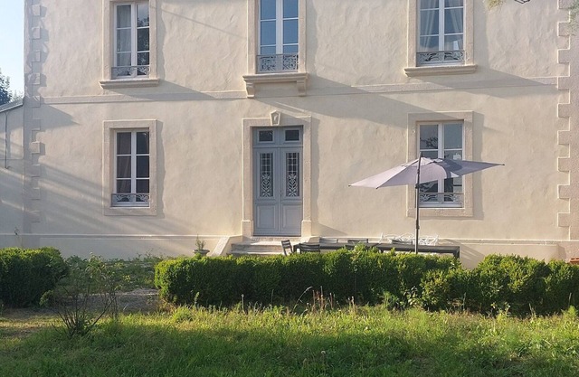 HOUSE IN THE COUNTRYSIDE near the sea and the landing beaches