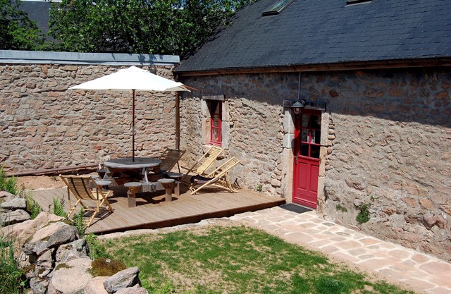 house in the Morvan natural park in quarre les tombes for 8 people