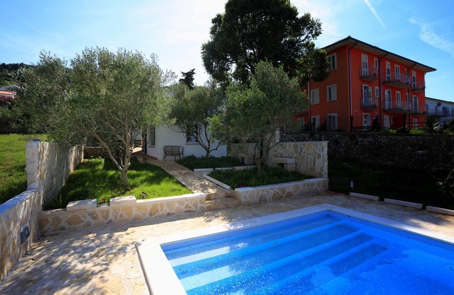 House KIA (50402-K1) - Preko - island Ugljan