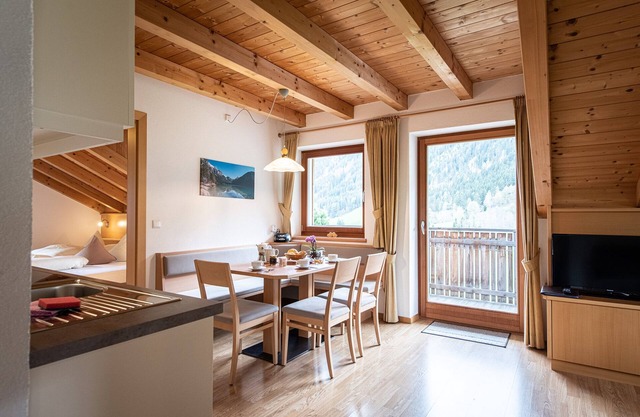 House Landheim Apart. Mountain view with separate bedroom and waterfall view!