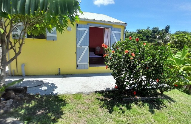 House, located on the Guadeloupe coast. 25min. from the volcano.