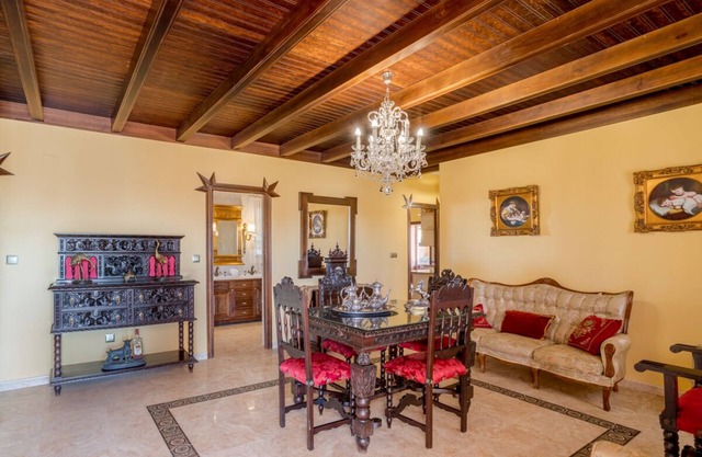 House Ludima in Fuentes de Andalucia, 40 min from Sevilla and 50 min of Cordoba