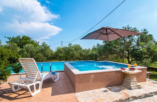 House Mare (109171-K1) - Kastel Novi