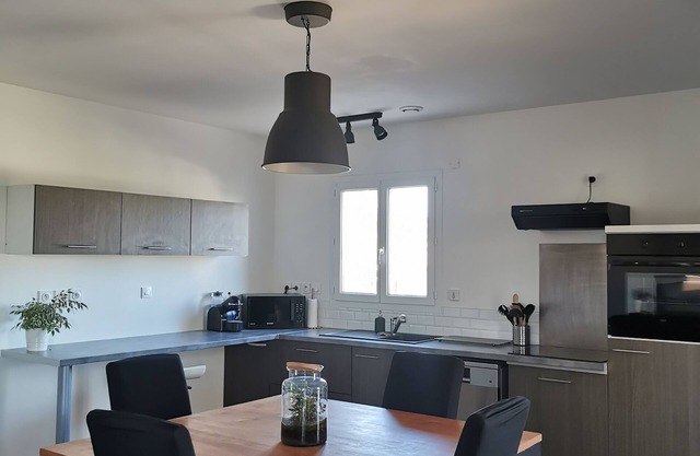 House near the Lédenon circuit