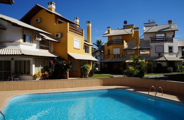 House of 04 Dorm P/12 Pax in Condominium with large area of leisure, check it out!