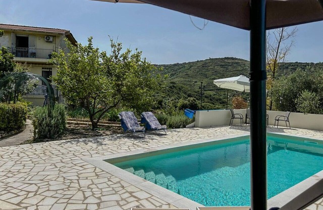 House of the Grapevine - Aurora