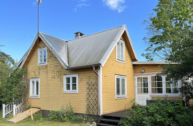 House on Öland near sandy beach | SE04001