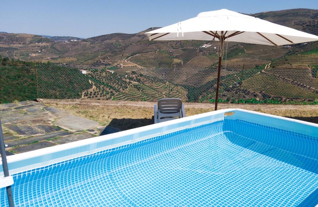 House on a farm in the Douro with swimming pool and stunning views