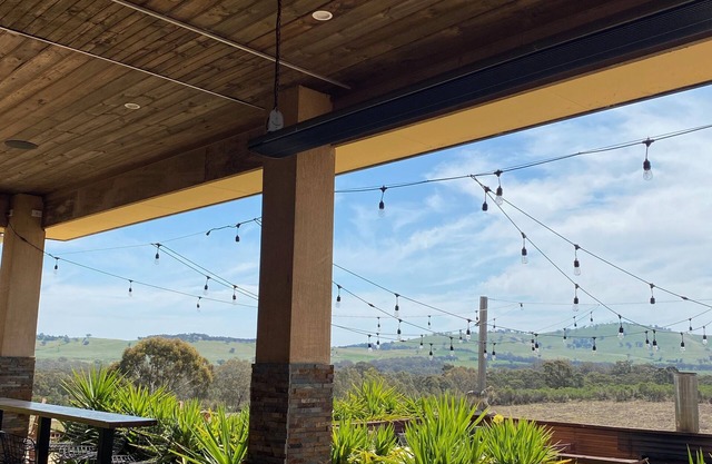 House On The Hill - Heathcote Getaway