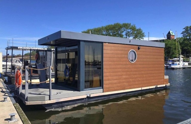 House on Water in Dziwnów near Clean Beach