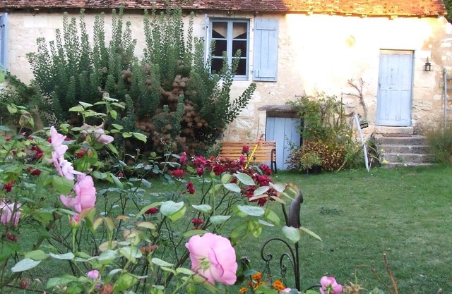 House riverside charm
