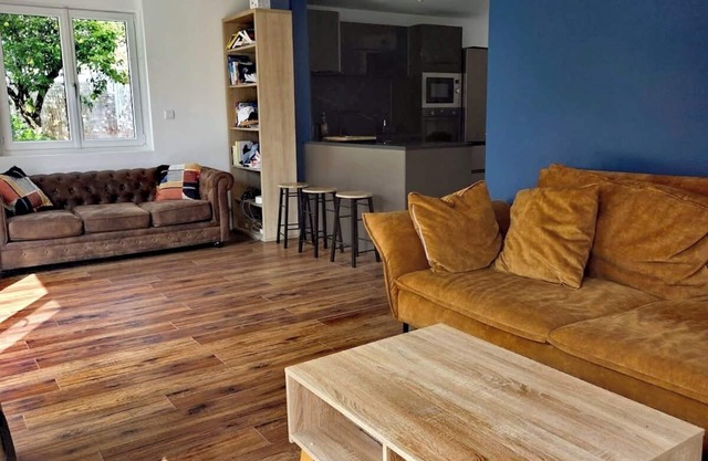 House +studio town center 300m from train station 500m from st patern 1.5km port