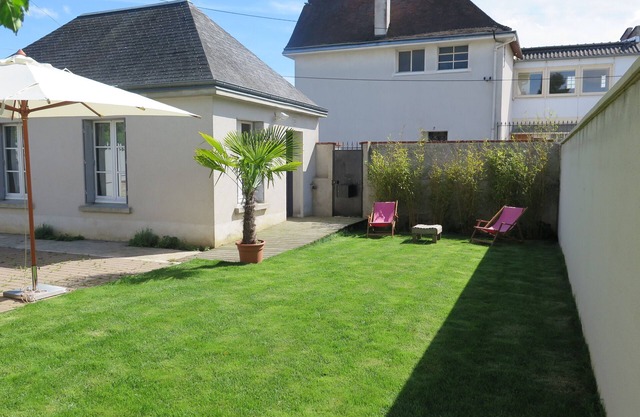 House-studio with garden near downtown Blois