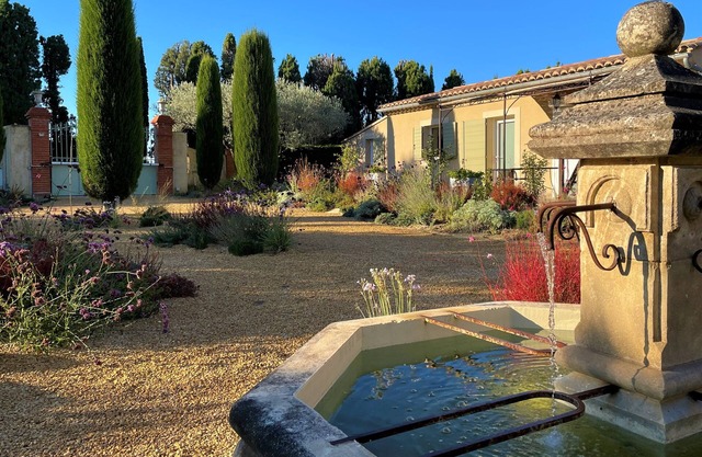 House village view Séguret, terraces, swimming pool, near Dentelles de Montmirail