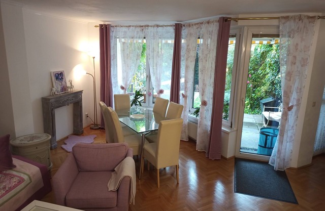House with 3 bedrooms - 1 min from Vienna with parking lot