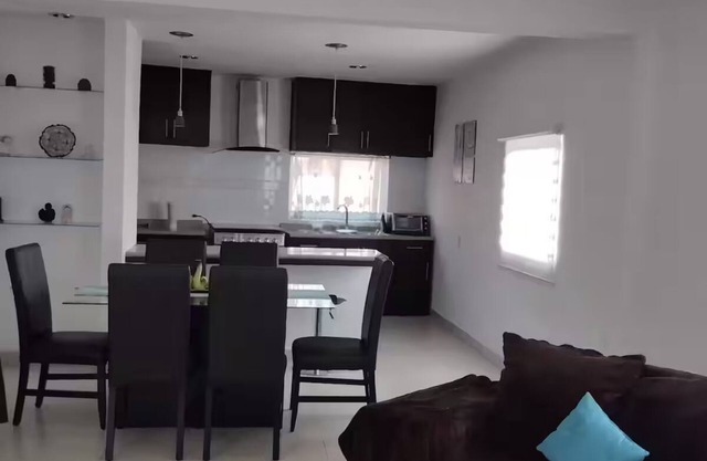 House with garage at 15 min from Xicohtencatl Ind.