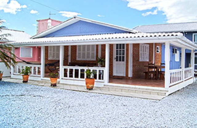 House with 4 bedrooms only 200 meters from the beach with barbecue