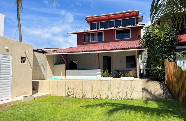 HOUSE WITH 5 ROOMS ALL SUITES TO ACCOMODATE ALL YOUR FAMILY