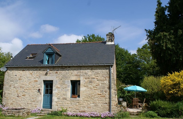 House with 6 beds with a plot of about 1 hectare and a heated pool