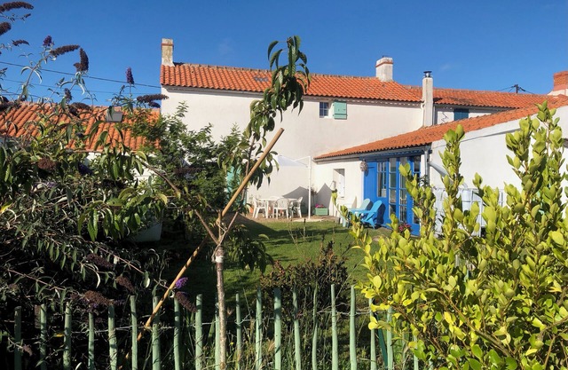 House with large garden in NOIRMOUTIER EN L'ILE. Rated 1 star