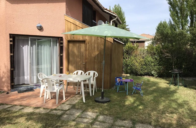 House with garden 300m from the beach