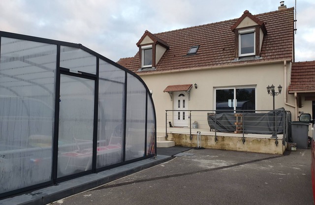 House with indoor swimming pool heated to 28° from April 8 to October 31