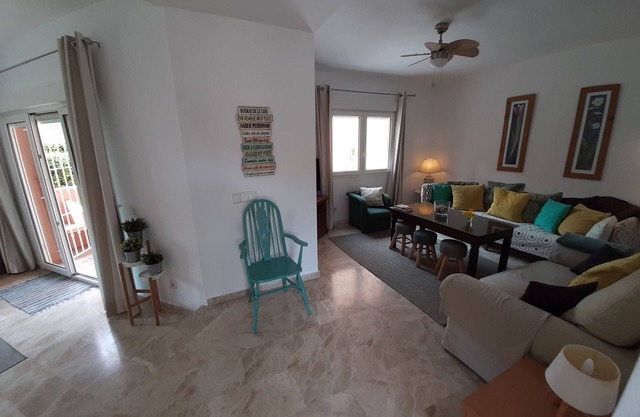 House with large garden by the sea, barbecue, ideal for families.