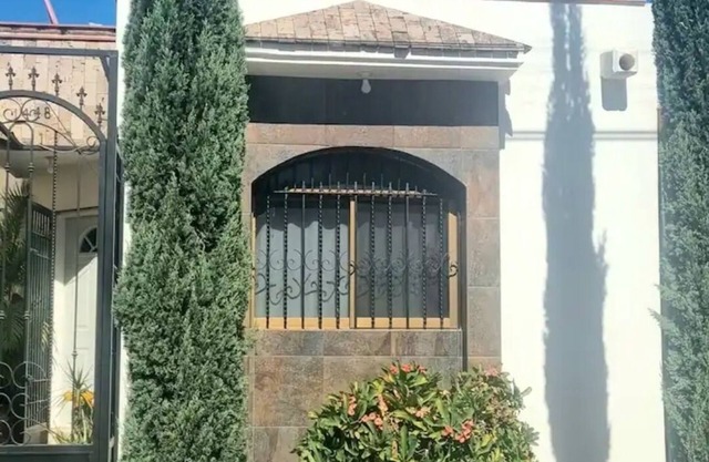 House with magnificent location in col. Scally, close to everything!