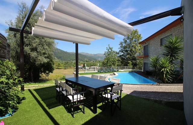 House with pool and barbecue near Gerês