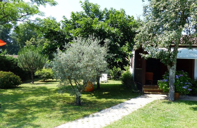 House with private garden 6 kms from Landes beaches (9 kms by bicycle path)