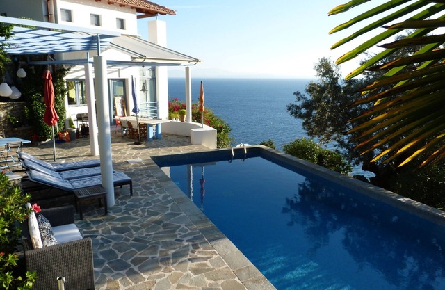 House with private swimming pool and sea, with outstanding view