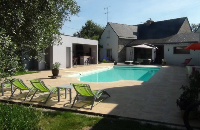 House with swimming pool