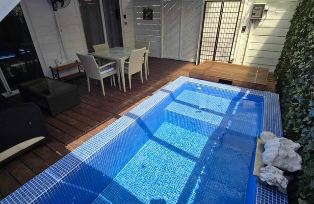 House with swimming pool Moorea
