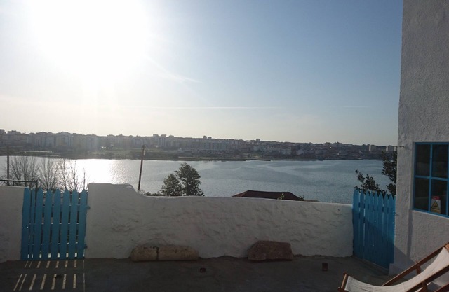 HOUSE WITH TERRACE FOR THE TEJO, near Lisbon