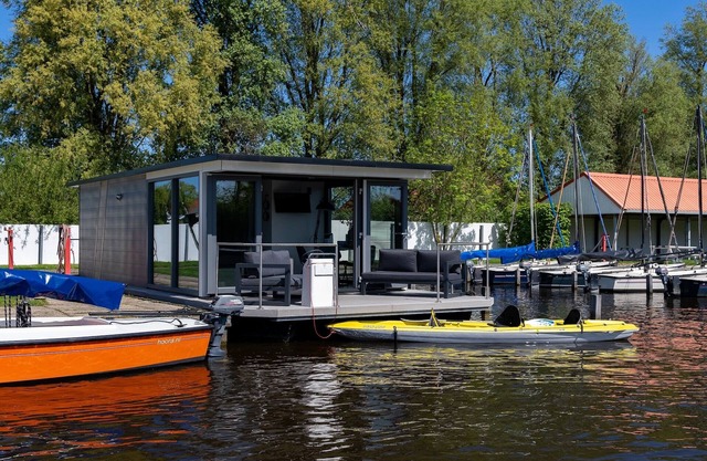 Houseboat in Heeg with Stunning Marina Views