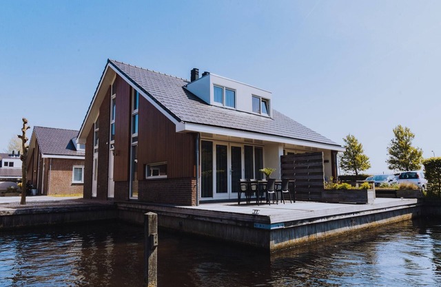 Houseboat in Waterpark with Private Dock