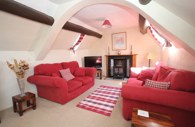Housekeepers, sleeps 4/5, characterful, beamed property near the Quantock Hills.