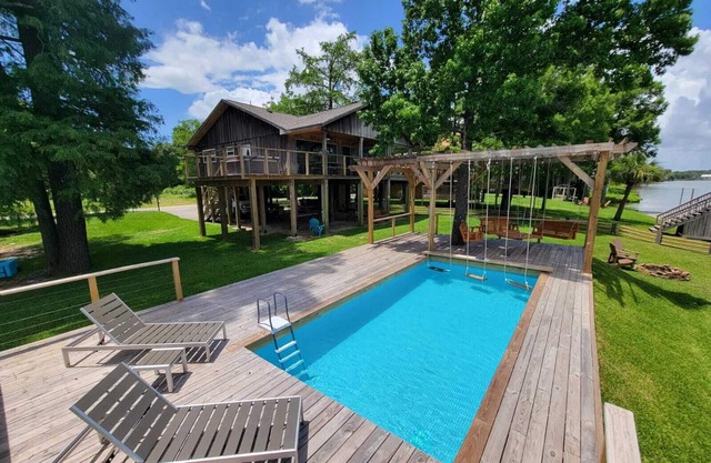 Houston Riverfront Getaway house with pool and hot tub