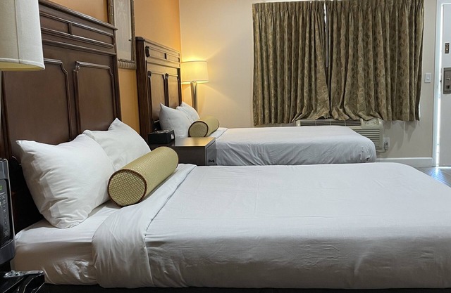 Howard Johnson by Wyndham Ridgecrest, CA