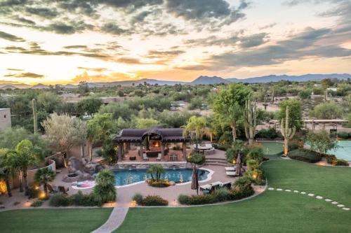 HoZho Estate on Cavedale