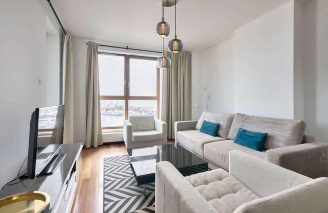 Hryniewickiego 6B | Comfortable Apartament | Balcony and Sea View