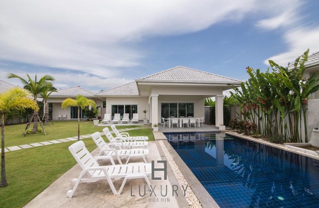 Hua Hin Pool Villa with 4 Bedrooms L50