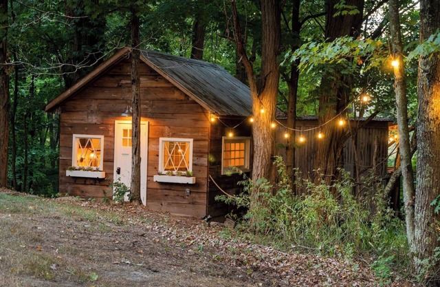 Hudson Valley Treehouse With Outdoor Bathtub